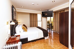 Matrimonial Superior with View | Down comforters, pillowtop beds, individually decorated - El Mirador Hotel (Cusco)