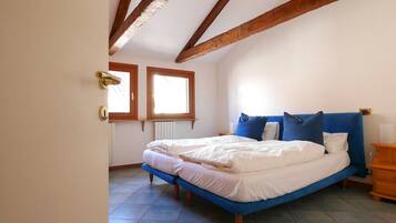 1 chambre, fer et planche Ă repasser, Wi-Fi, draps fournis