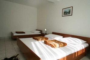 1 bedroom, free WiFi, bed sheets - Apartment Dvornicic A2 (Silo - island Krk)