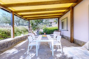Outdoor dining - Jade Tree - Holiday Home (Massa Lubrense)