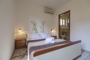 4 bedrooms, desk, iron/ironing board, internet - Villa Ina - house with pool in Komiža (Komiža)