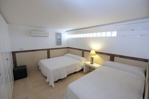 5 dormitorios, tabla de planchar con plancha, wifi gratis y ropa de cama