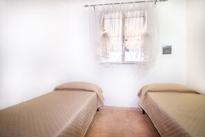 3 bedrooms, iron/ironing board