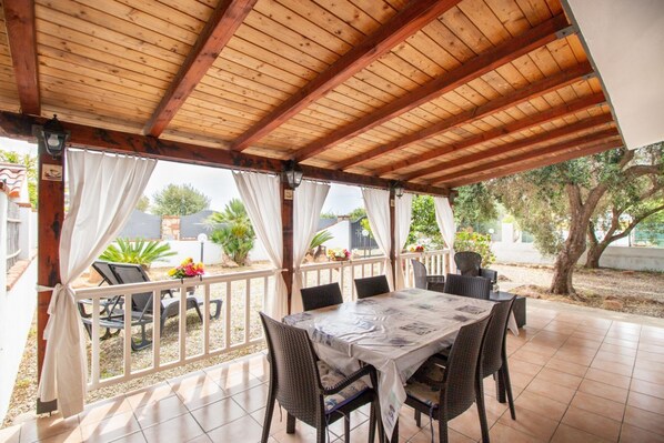 Outdoor dining - I Geranei by All4sardinia (cardedu)