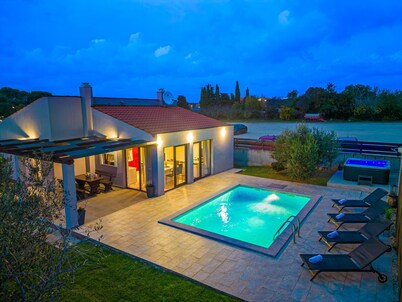 Bobo family house with Pool and 2 bedrooms