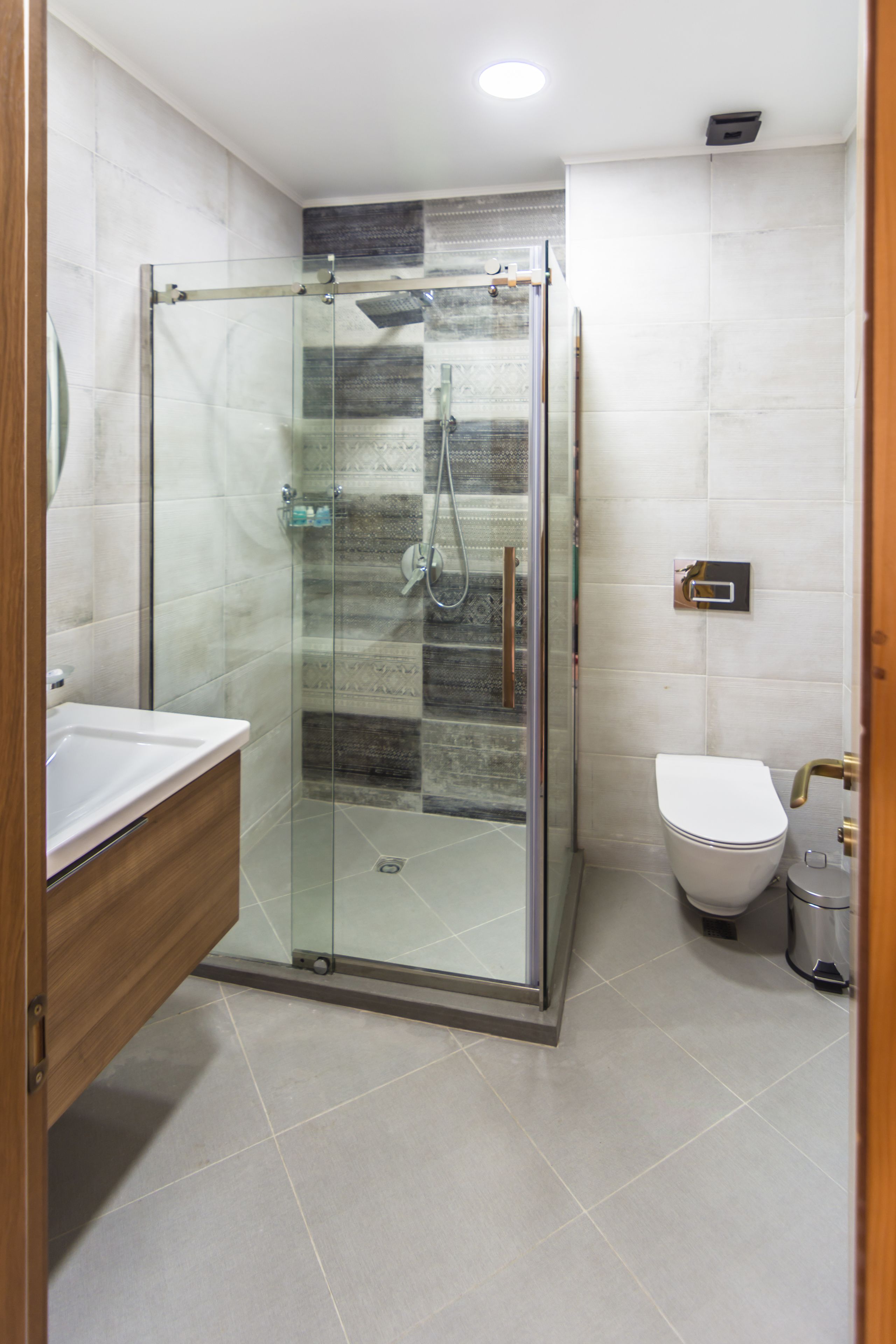 suite, city view | bathroom | free toiletries, hair dryer, dressing gowns, slippers