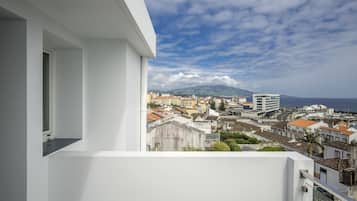 Apartment, 2 Bedrooms, Sea View (F) | Pemandangan dari bilik