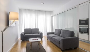 Apartamento, 3 quartos, vista para o mar (E) | Área de estar | TV de tela plana