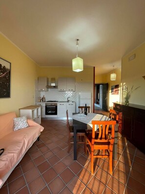 Smart TV - Little house in the hills in Castellabate, very scenic (Castellabate)