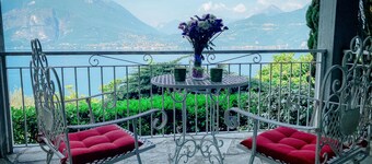 Villa in Varenna for 14 guests
