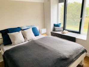 2 bedrooms, WiFi, bed sheets