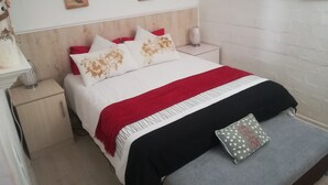 House, 3 Bedrooms | 3 bedrooms, bed sheets - Bibi's at Langebaan Golf Estate (Langebaan)