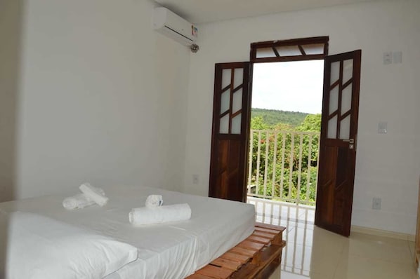 House, Garden View | 2 bedrooms, individually decorated, free WiFi, bed sheets - Casa 04 Village Funchal (Lençóis)