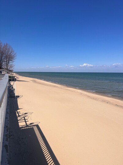 Steps away to sub sugar sandy beach - sleeps 6