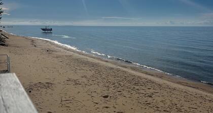 Steps away to sub sugar sandy beach - sleeps 6