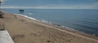 Steps away to sub sugar sandy beach - sleeps 6