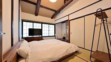 3 bedrooms, iron/ironing board, WiFi