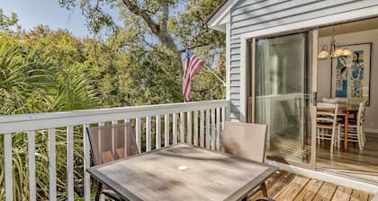 Condo with community pool and balcony with forest view, recently renovated