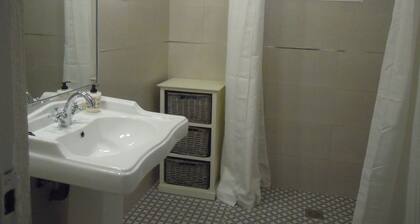 SPACIOUS FLOOR WITH CAPACITY FOR 7 PEOPLE, FULLY EQUIPPED