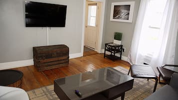 Flat-screen TV, Netflix, books, streaming services