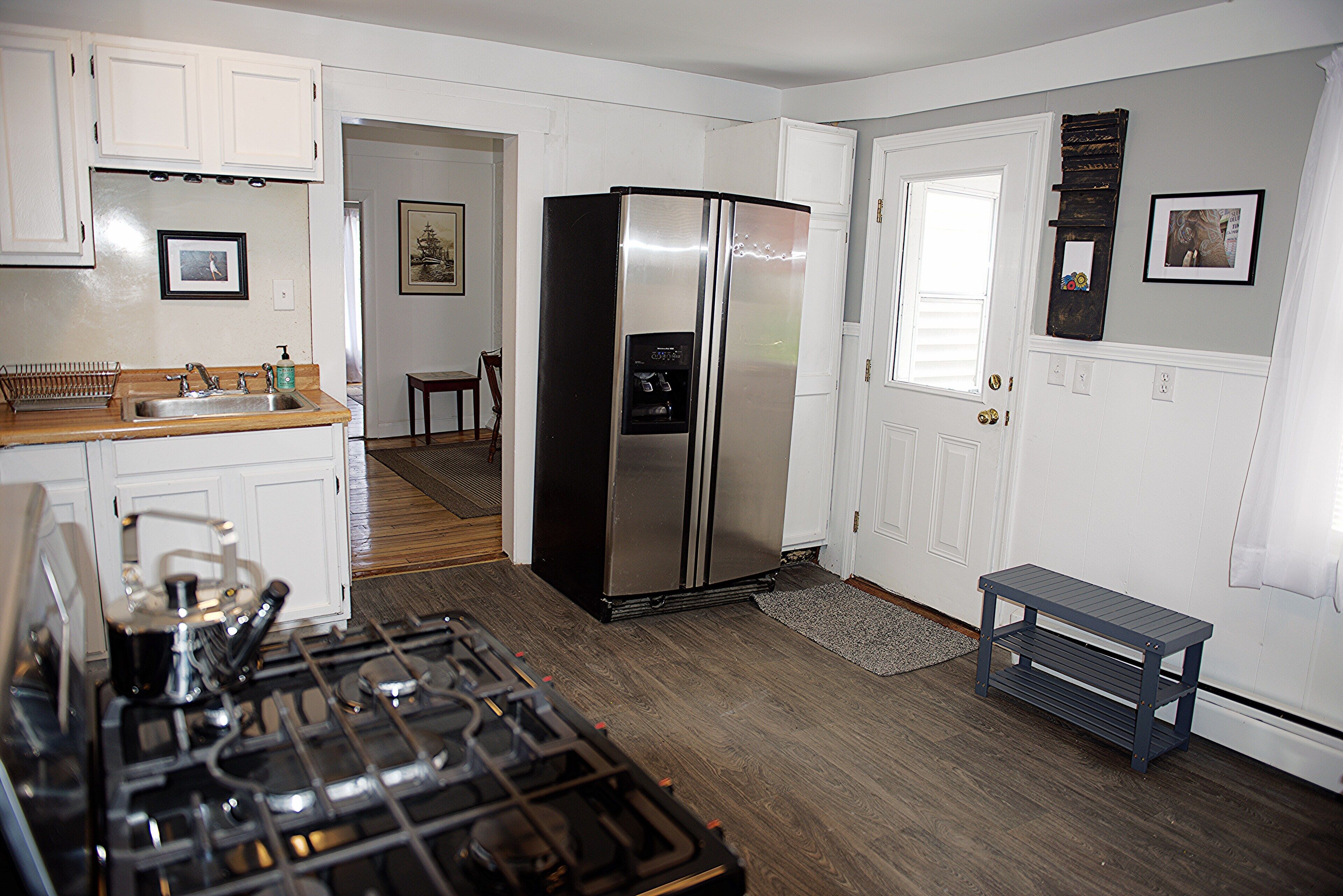 Microwave, oven, coffee/tea maker, cookware/dishes/utensils