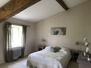 6 habitaciones, wifi y ropa de cama 