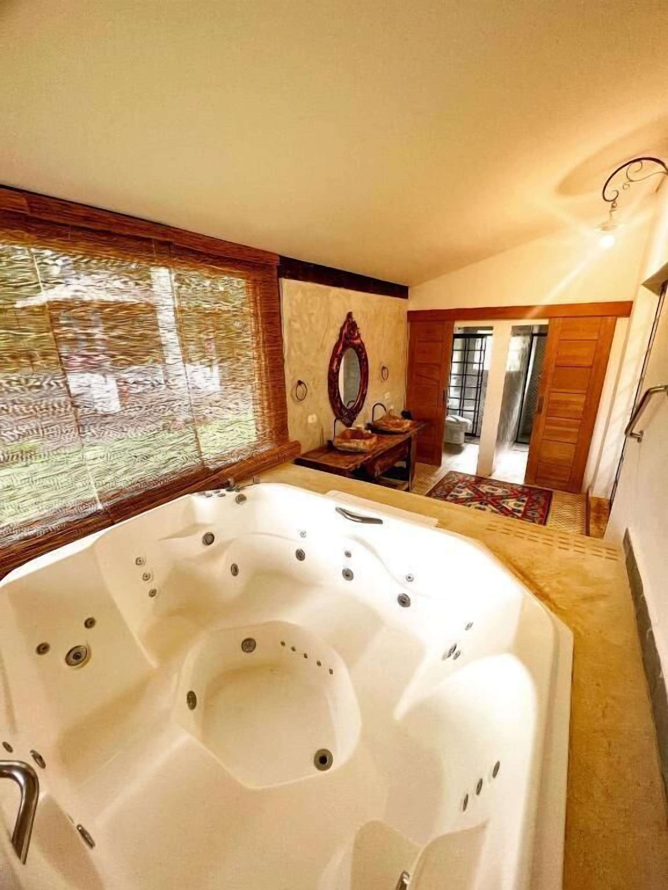 presidential room | bathroom | shower, rainfall showerhead, free toiletries, hair dryer