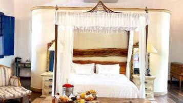 Phòng Presidential | Bộ đồ giường cao cấp, chăn bông, nệm có lớp đệm bông, minibar