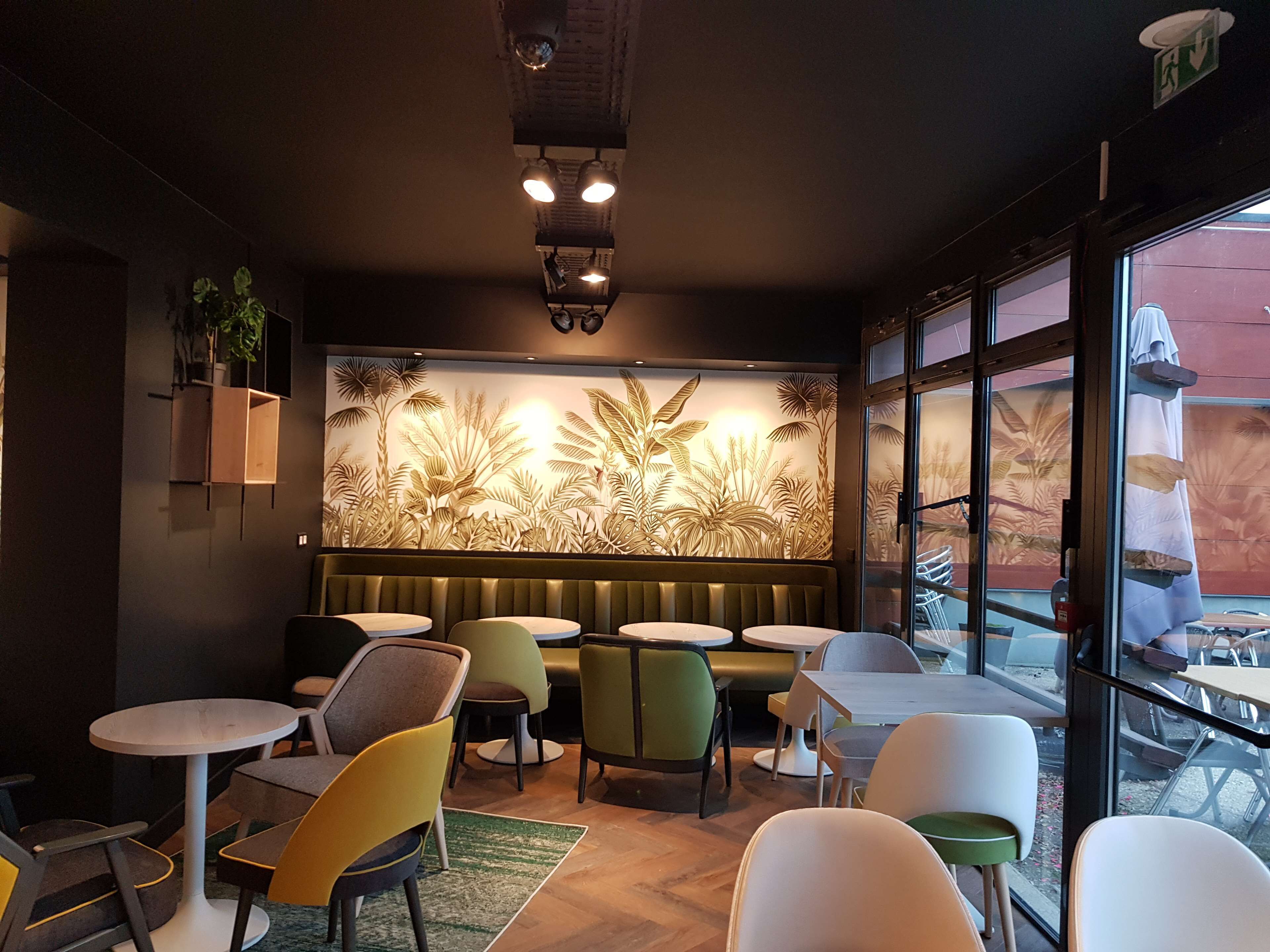 daily buffet breakfast (eur 12.90 per person)