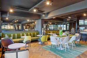 Daily buffet breakfast (EUR 12.90 per person) - Kyriad Crepy en Valois (Crepy-en-Valois)