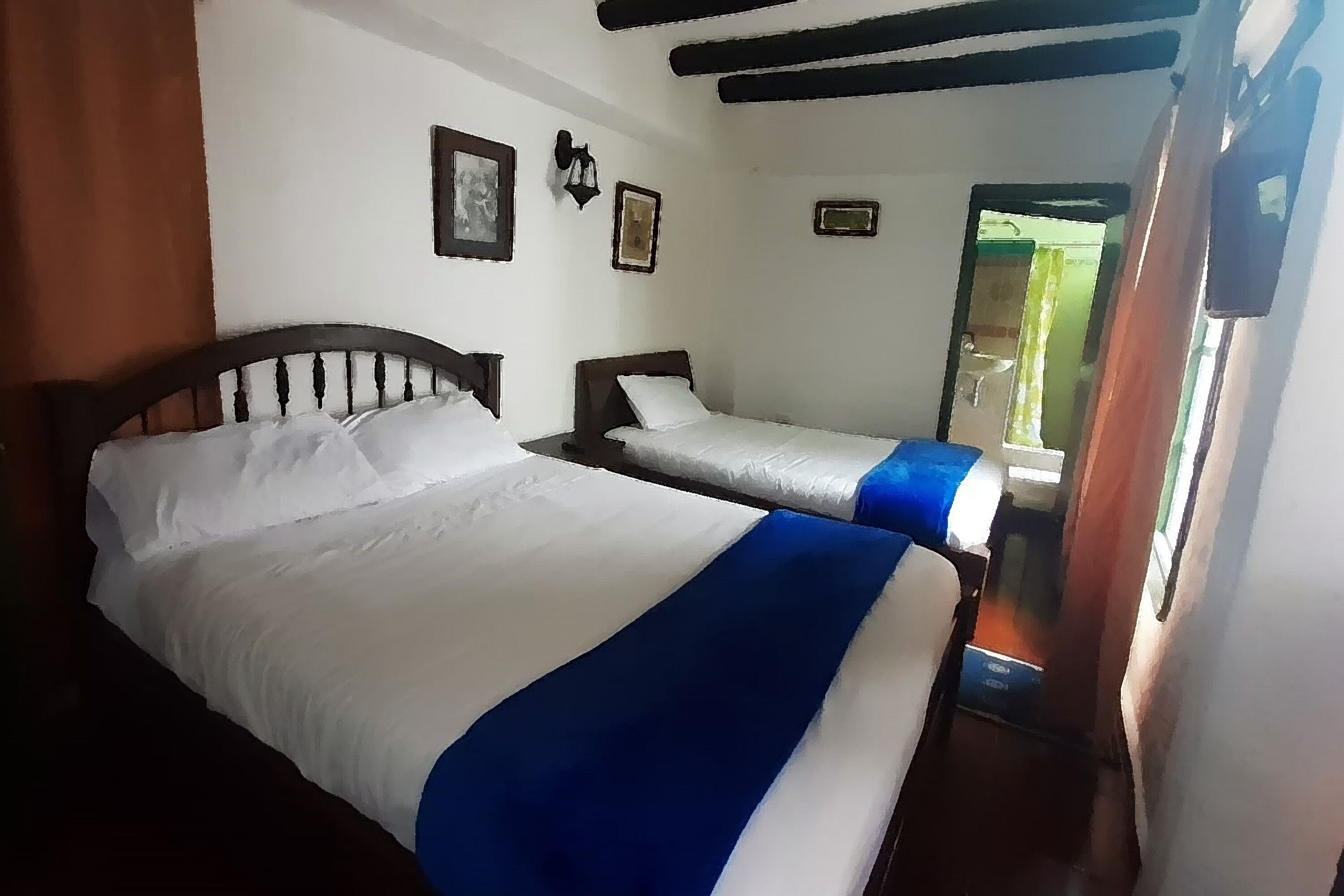 Kolmen hengen huone, tupakointi kielletty | Silitysrauta/-lauta, ilmainen Wi-Fi, vuodevaatteet