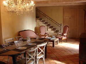 تناول الطعام