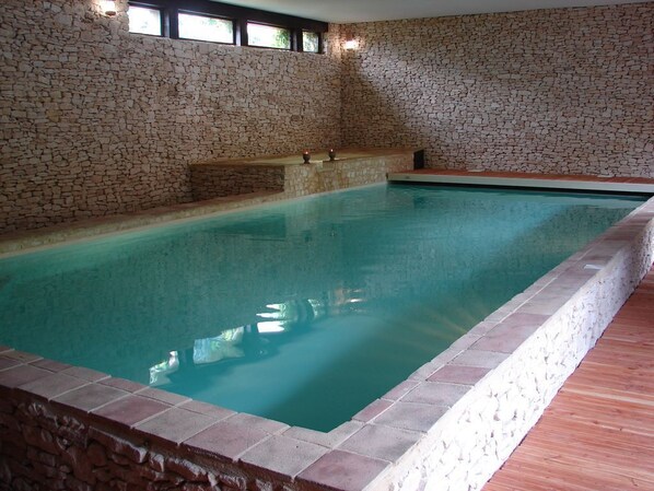 Piscine intérieure, piscine chauffée