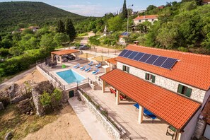 Exterior - Getaway in the relaxing nature (Vid)