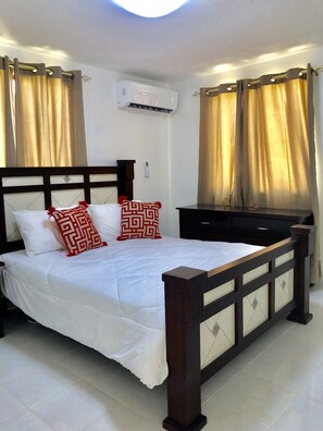 5 bedrooms, WiFi, bed sheets