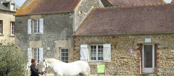 Maison indépendante avec jardin chez une cavalière, animaux acceptés