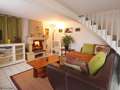 Independent house on stud with garden and fireplace