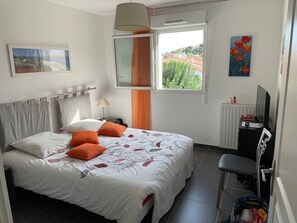 2 bedrooms, iron/ironing board, travel crib, free WiFi - Quiet, unoverlooked apartment 7 minutes' walk from the beach (Banyuls-Sur-Mer)