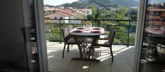 Apartamento nuevo sin vis-à-vis, muy tranquila, a 7 minutos andando de la playa