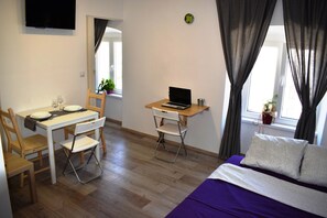 1 bedroom, desk, iron/ironing board, free WiFi - Apartmant ''Nicole'' (Pula)