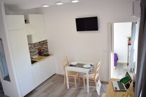 Dining - Apartmant ''Nicole'' (Pula)