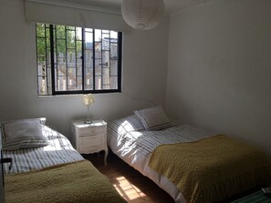 3 bedrooms, soundproofing, WiFi - preciosa casa en pichilemu vista al mar (pichilemu)