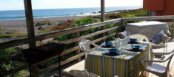 preciosa casa en pichilemu vista al mar