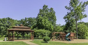 Área de juegos infantiles al aire libre