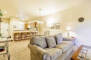 Deluxe Condo, Golf View | Living area | 42-inch LCD TV with cable channels, TV - Stonebridge Condo and Golf Resort (Branson West)