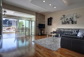 Apartment, Sea View | Living area