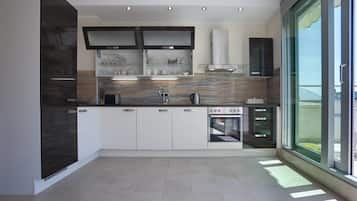 Apartment, Meerblick | Eigene Küche | Kühlschrank, Herdplatte, Geschirrspüler, Wasserkocher