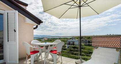 Apartment Laštro Nives (86117-A1)