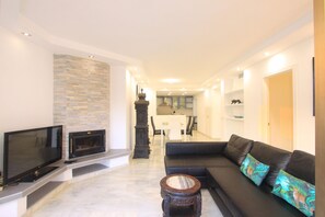 TV, peis, videospill og DVD-spiller