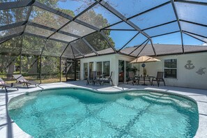 A heated pool - Golf Course Front, Single-Family Home, 3/2/2 Pool Home (Rotonda West)